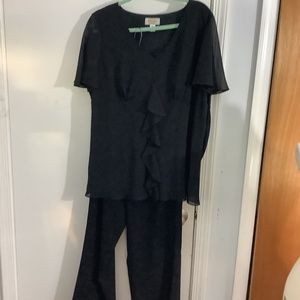TALBOTS PLUS 12W TWO PIECE SET BLACK  TOP PANTS  CAREER PARTY CLASSIC
